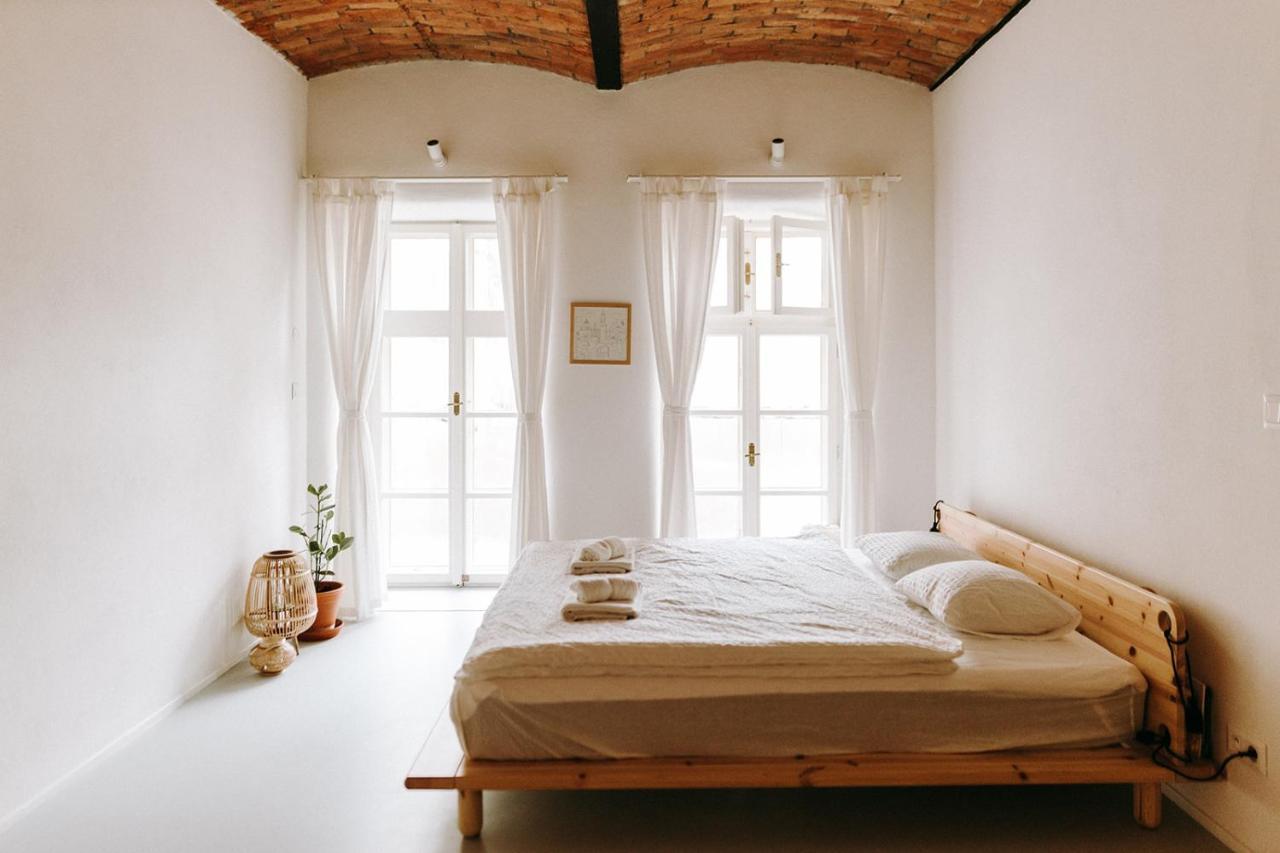 Apartmany Starak V Historickem Centru Znojma ซนอยโม ภายนอก รูปภาพ