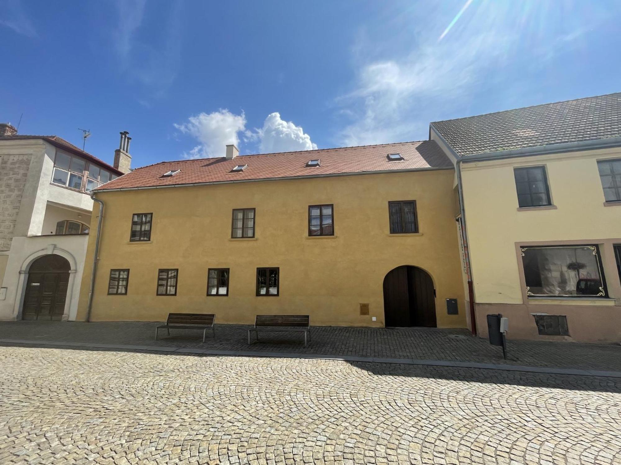 Apartmany Starak V Historickem Centru Znojma ซนอยโม ภายนอก รูปภาพ